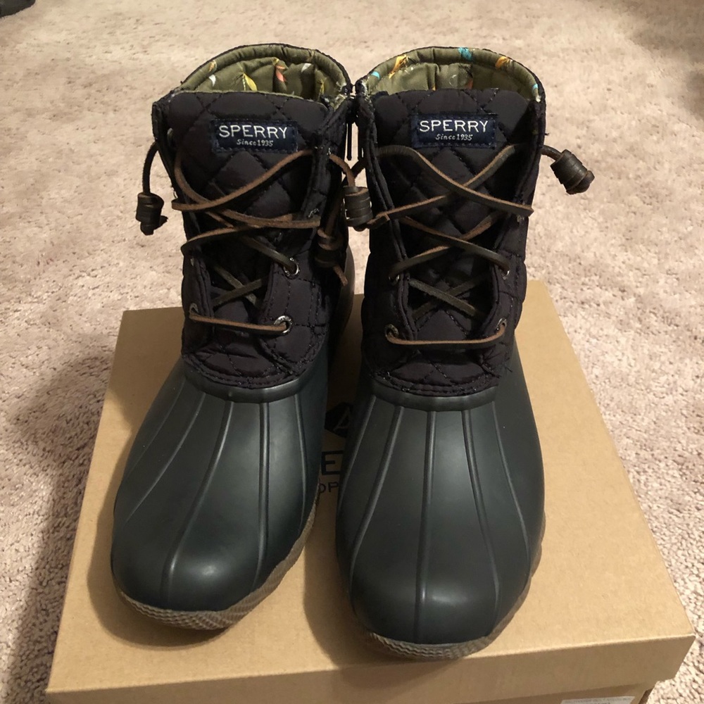 ⭐️ SPERRY DUCK BOOTS - NEW ALL BLACK!!